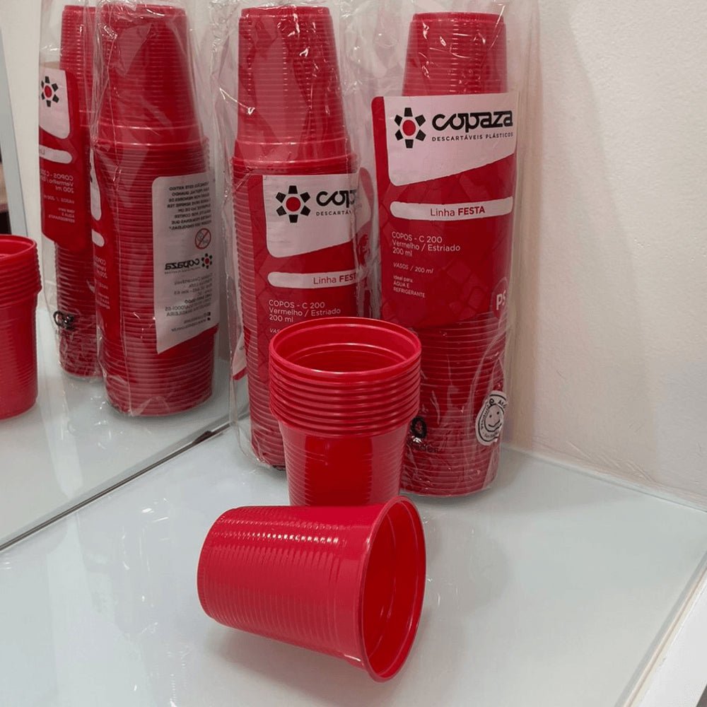 Copo de 200ml Vermelho estriado PS Copaza com 3.000 unidades - e - dona