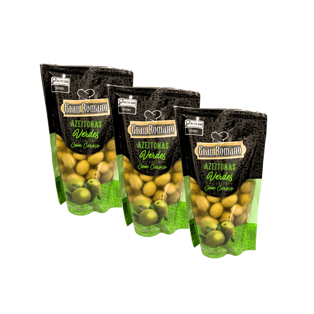 Imagem que exibe três embalagens idênticas de Azeitonas Verdes com Caroço da marca Gran Romano. Os pacotes são pouches plásticos, pretos na parte superior e transparentes na parte inferior, mostrando as azeitonas, e contêm 270g de peso drenado. As embalagens estão dispostas em diagonal, ligeiramente sobrepostas.