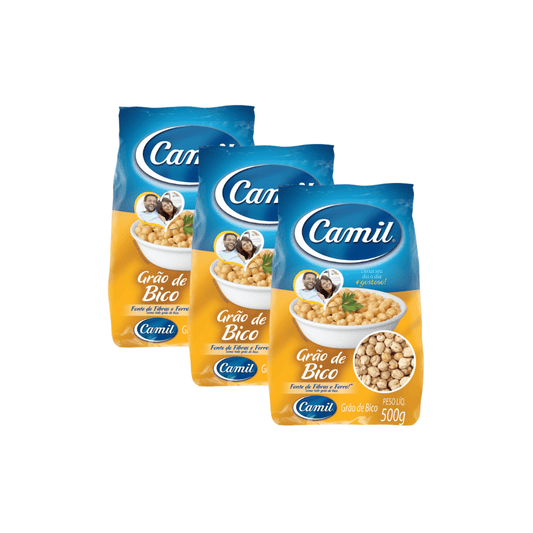 Kit com três pacotes plásticos de 500g de Grão de Bico da marca Camil. As embalagens são predominantemente azuis e amarelas e mostram uma tigela com grão de bico cozido. O texto destaca que é "Fonte de Fibra e Ferro".