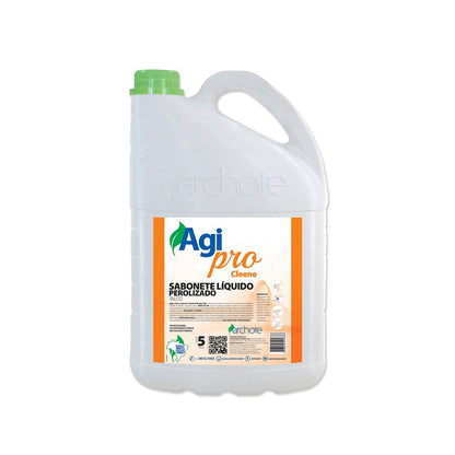 Galão branco de 5 litros de Sabonete Líquido Perolizado Agipro Cleene da linha Archote, com tampa verde. O rótulo é laranja e branco, destacando a marca Agi pro Cleene e a indicação de que o produto é biodegradável.